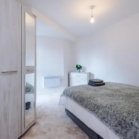 Apartment ✰onpoint - Modern 2 Bed Close To Centre✰ *